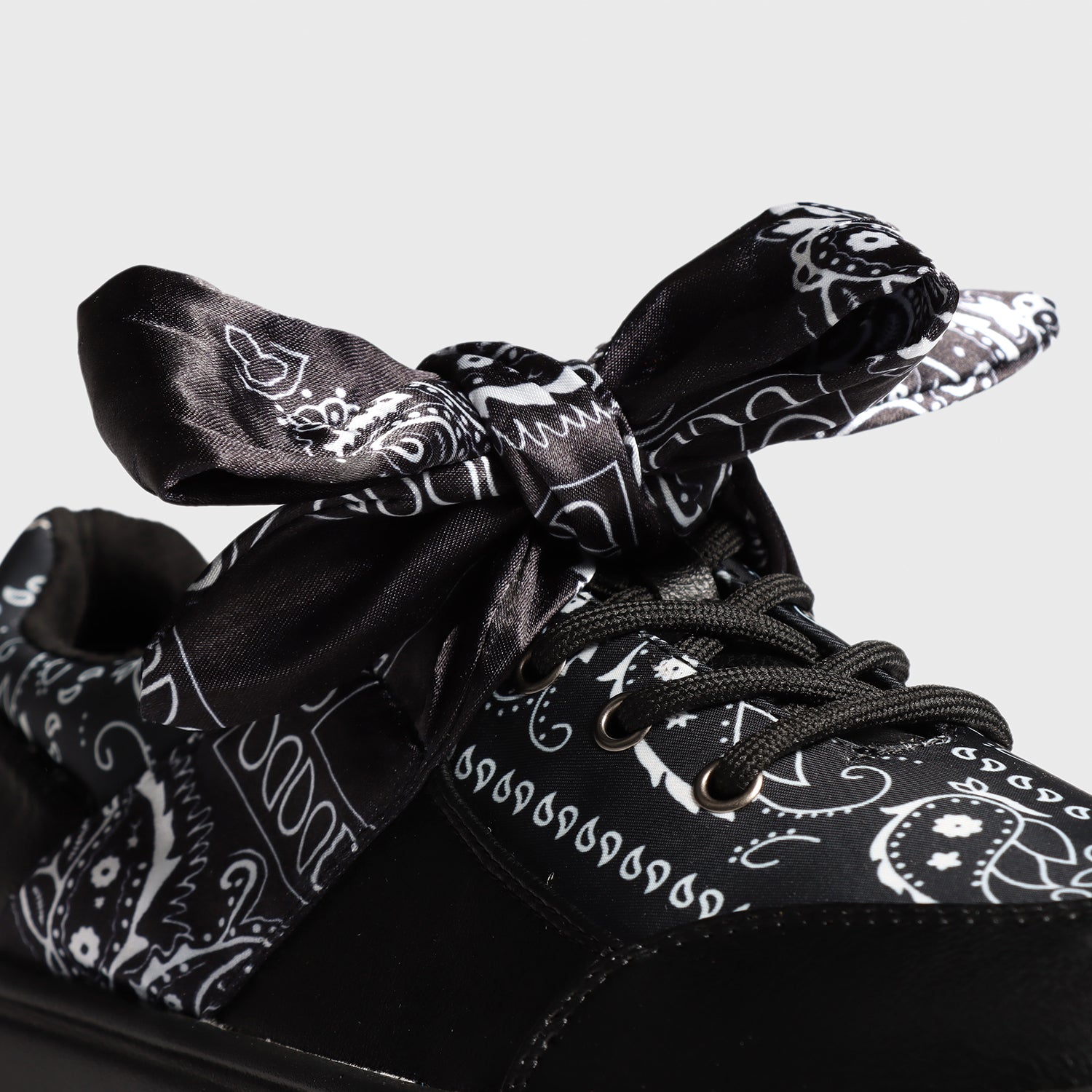 Zapatilla Negra Estampada Mujer 13265